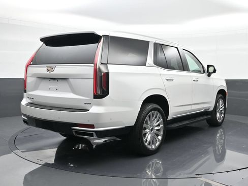 Used 2024 Cadillac Escalade Premium Luxury AWD/4WD image 13
