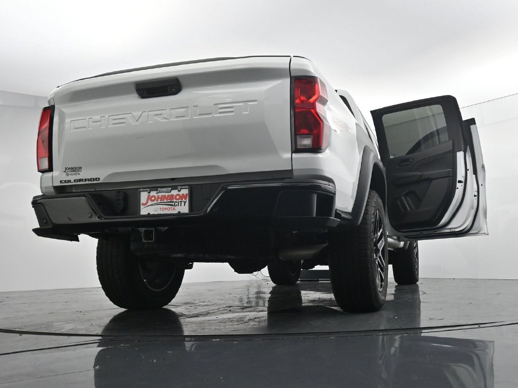 Used 2024 Chevrolet Colorado Trail Boss w/ Technology Package AWD/4WD image 44