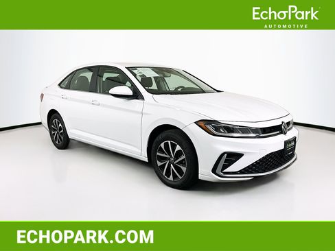 Used 2025 Volkswagen Jetta S image 1