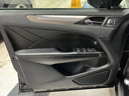 Used 2019 Lincoln MKC Premiere image 15