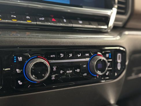 Used 2024 Chevrolet Silverado 1500 High Country w/ High Country Premium Package image 29