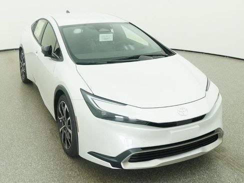 New 2026 Toyota Prius Plug-In Hybrid FWD image 8