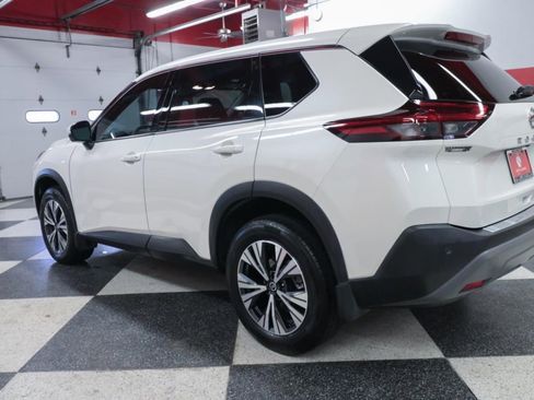 Used 2021 Nissan Rogue SV image 6