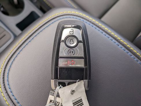 New 2025 Ford Maverick Lobo AWD/4WD image 30