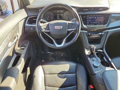 Used 2022 Cadillac XT6 Premium Luxury image 12