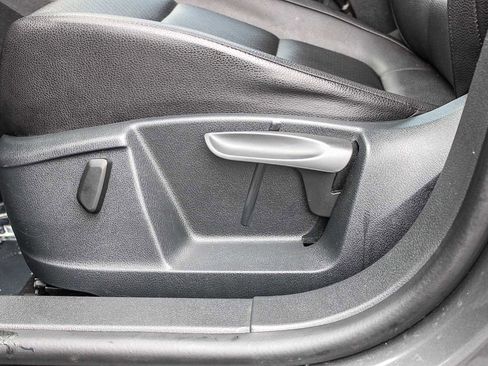 Used 2015 Volkswagen Tiguan SE image 20