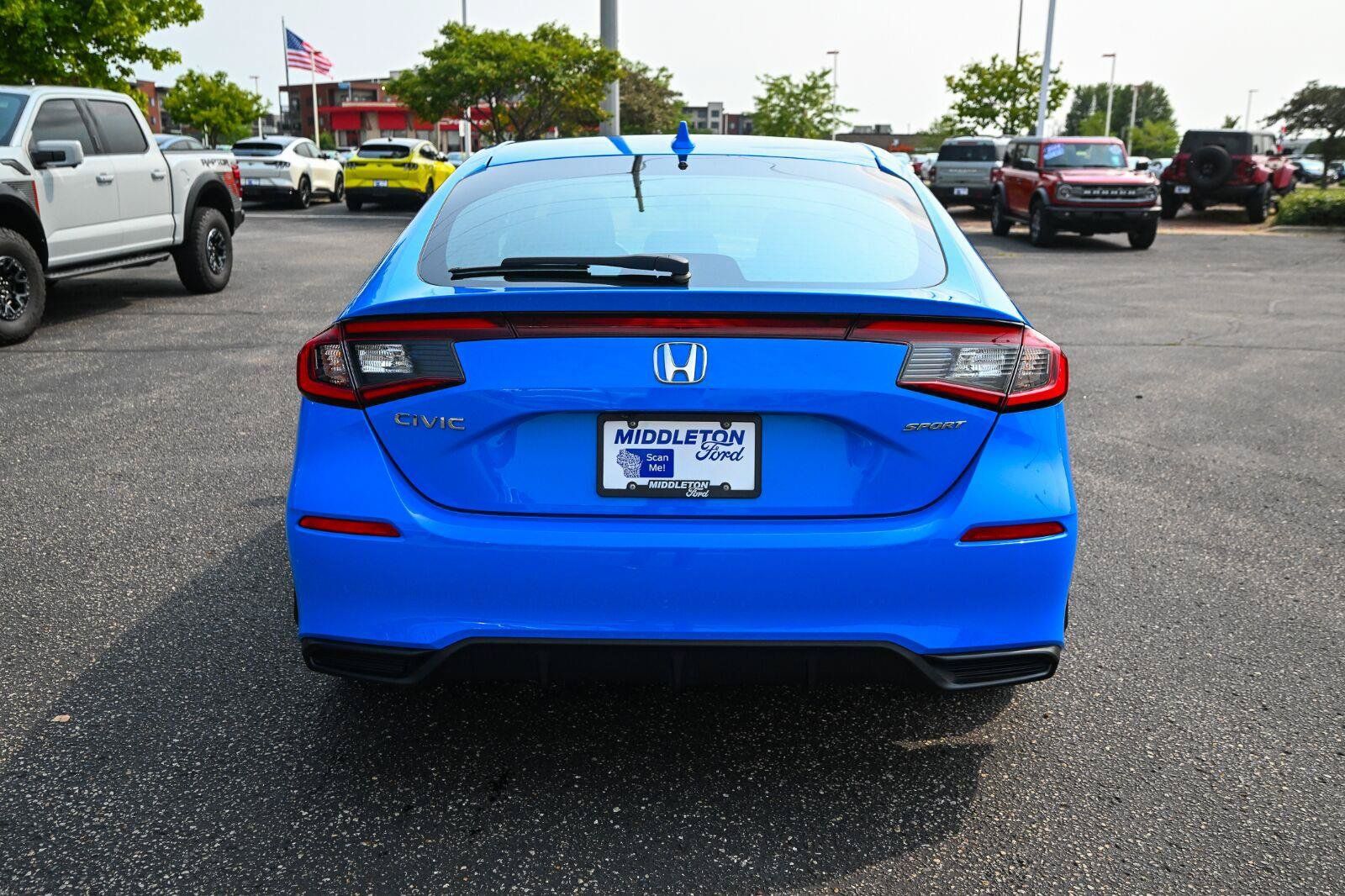 Used 2023 Honda Civic Sport image 6