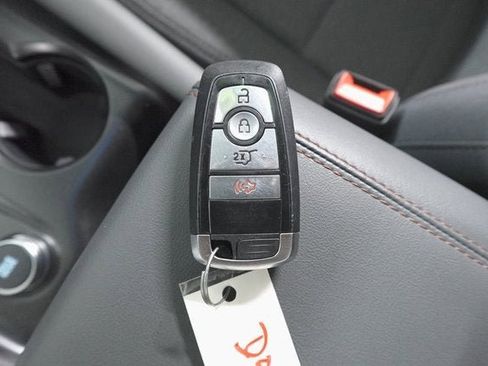 Used 2025 Ford Explorer Active image 31