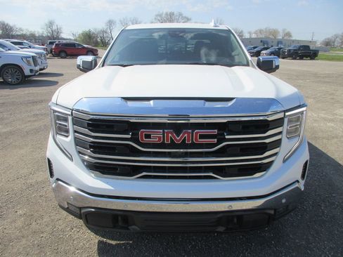 New 2026 GMC Sierra 1500 SLT image 12