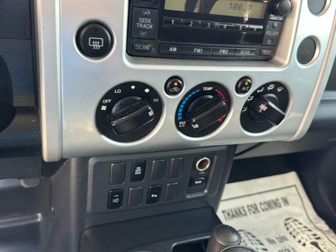 Used 2008 Toyota FJ Cruiser 4WD image 28