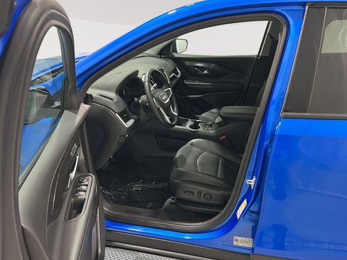 Used 2024 GMC Terrain SLT w/ Elevation Edition image 17