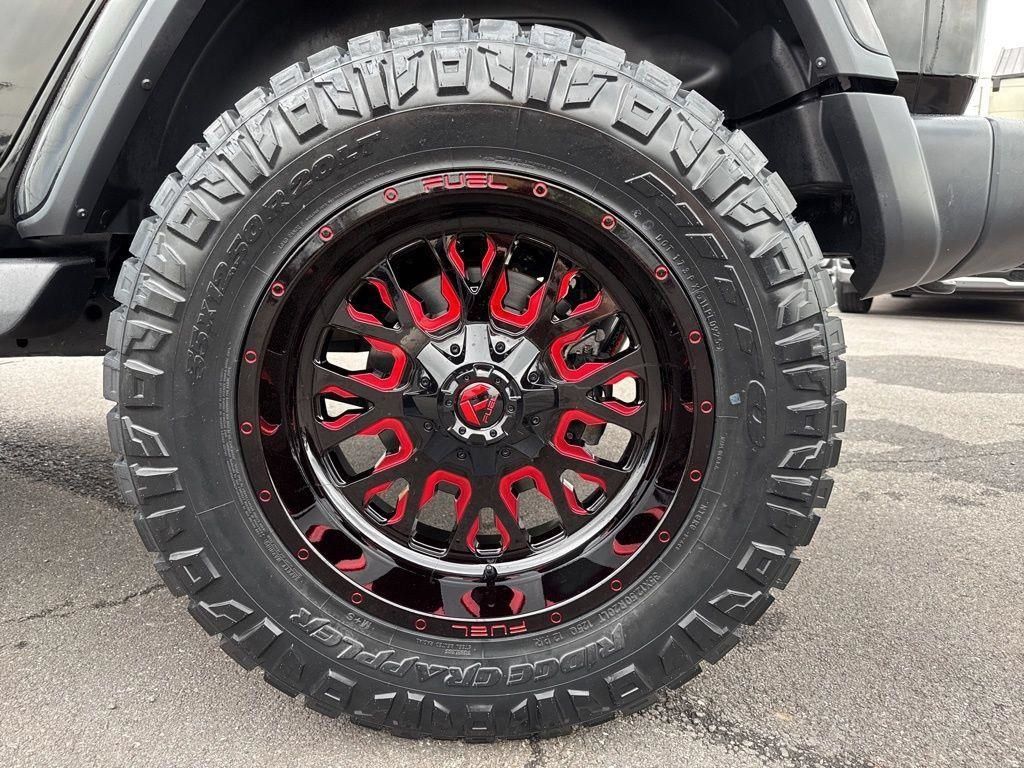 Used 2020 Jeep Wrangler Unlimited Sahara AWD/4WD image 12