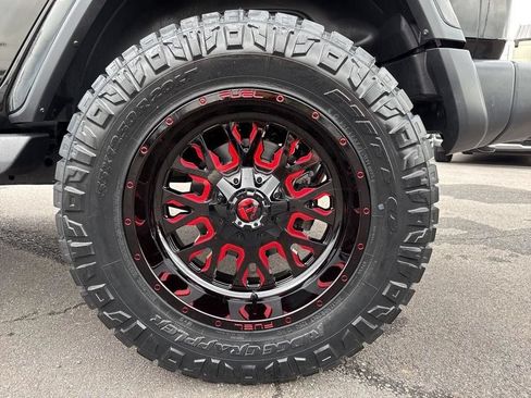Used 2020 Jeep Wrangler Unlimited Sahara AWD/4WD image 12