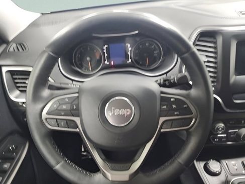 Used 2019 Jeep Cherokee Latitude w/ Cold Weather Group image 25