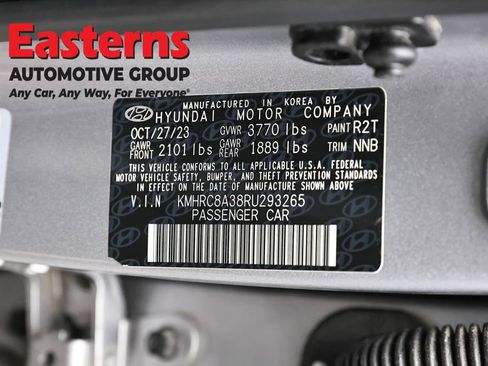 Used 2024 Hyundai Venue SEL FWD image 34