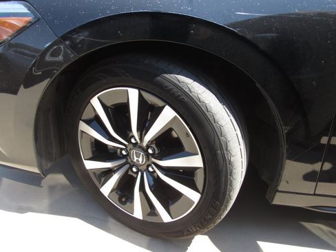 Used 2023 Honda Civic EX-L image 5