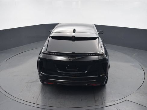 Certified 2024 Cadillac Lyriq Luxury AWD/4WD image 44