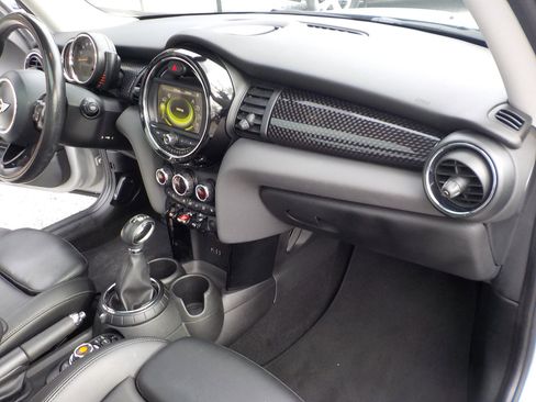 Used 2015 MINI Cooper S image 29