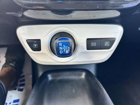 Used 2016 Toyota Prius Two image 20