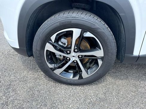 Certified 2025 Chevrolet Trax RS w/ Driver Confidence Package FWD image 10