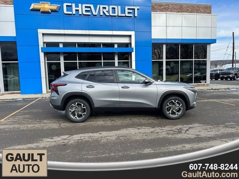 New 2026 Chevrolet Trax LT w/ Driver Confidence Package image 2