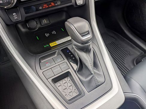 Used 2025 Toyota RAV4 XLE Premium image 24