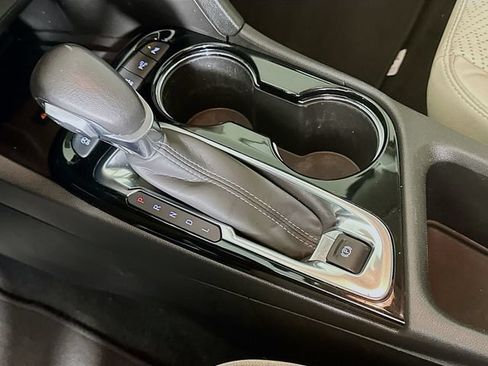 Used 2021 Buick Encore GX Essence w/ Advanced Technology Package FWD image 18