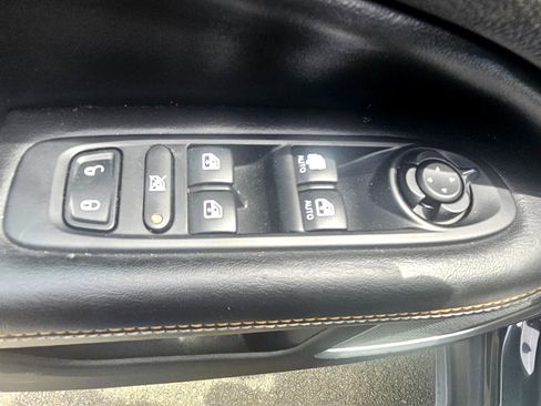 Used 2017 Jeep Compass Latitude w/ Popular Equipment Group image 30