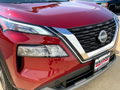 Used 2023 Nissan Rogue SV AWD/4WD image 34