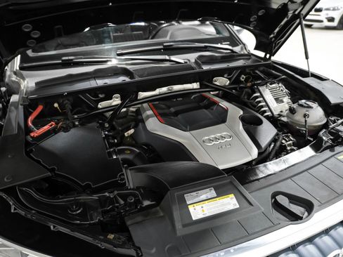 Used 2018 Audi SQ5 Premium Plus w/ Navigation Package image 61