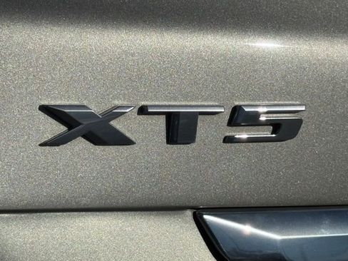 Used 2017 Cadillac XT5 Luxury w/ Driver Awareness Package image 9