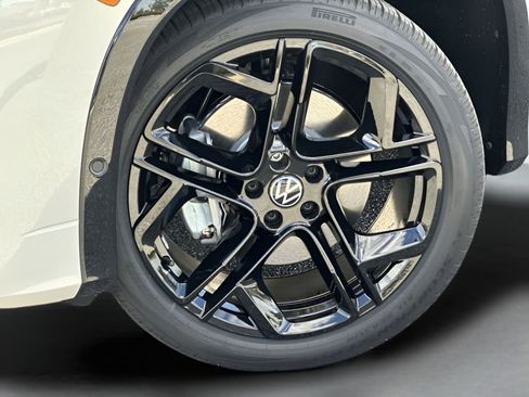 New 2026 Volkswagen Tiguan SE R-Line image 10