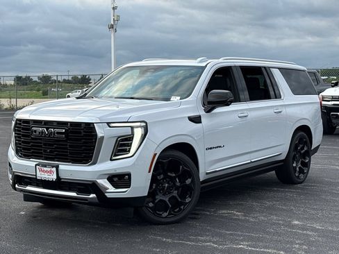New 2026 GMC Yukon XL Denali w/ Denali Reserve Package AWD/4WD image 2