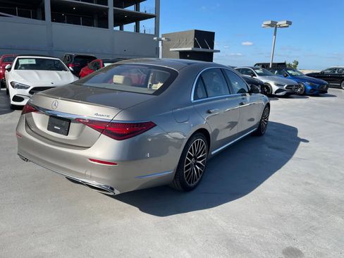 Used 2023 Mercedes-Benz S 580 4MATIC Sedan image 3