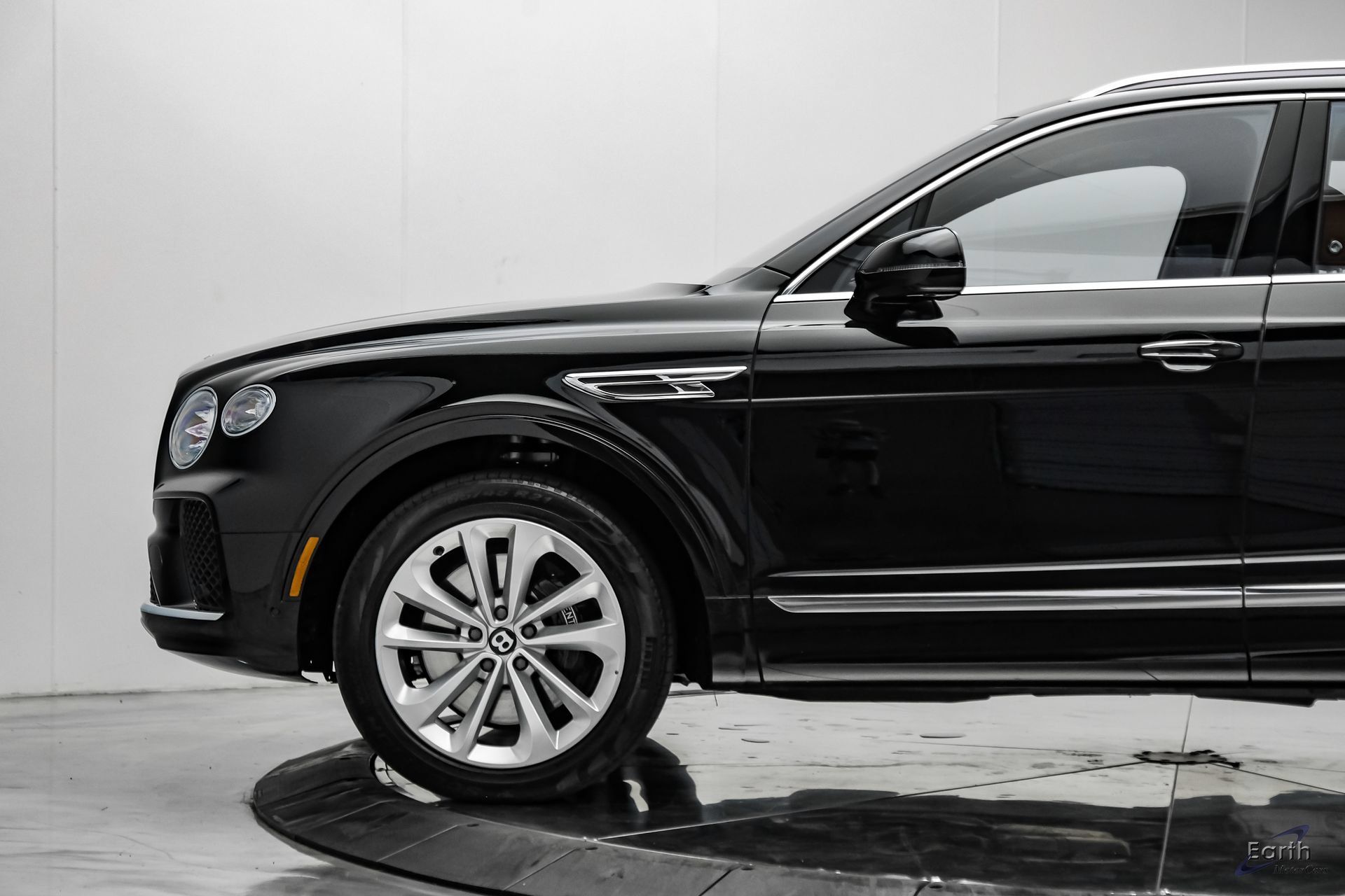 Used 2023 Bentley Bentayga Extended Wheelbase AWD/4WD image 6