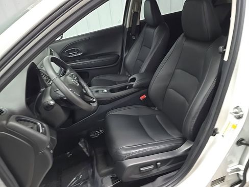 Used 2019 Honda HR-V Touring image 31
