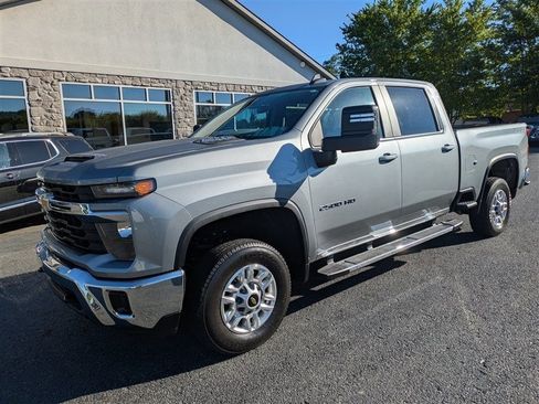 Used 2025 Chevrolet Silverado 2500 LT w/ Convenience Package AWD/4WD image 1
