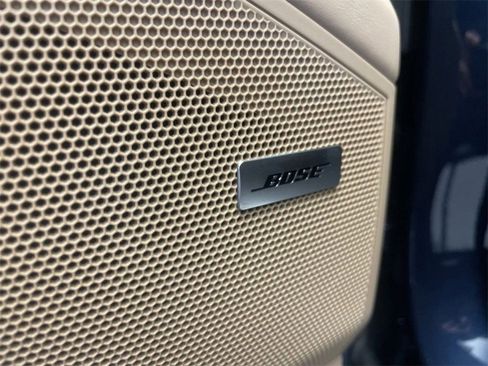 Certified 2025 Porsche Cayenne E-Hybrid Coupe image 17