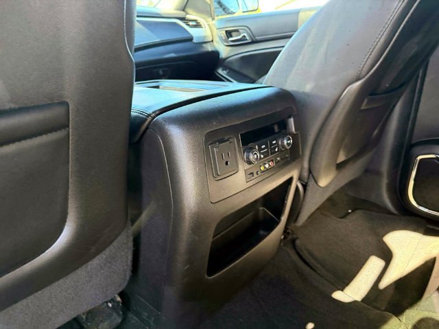Used 2016 GMC Yukon XL SLT w/ Open Road Package AWD/4WD image 15