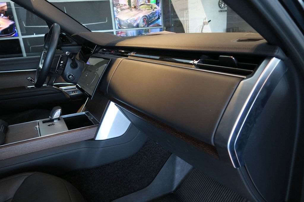 Used 2025 Land Rover Range Rover SE AWD/4WD image 27