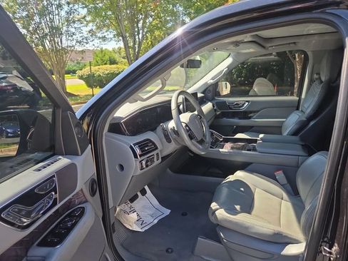 Used 2021 Lincoln Navigator L Reserve RWD image 5