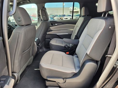 Certified 2025 Chevrolet Traverse LT image 14