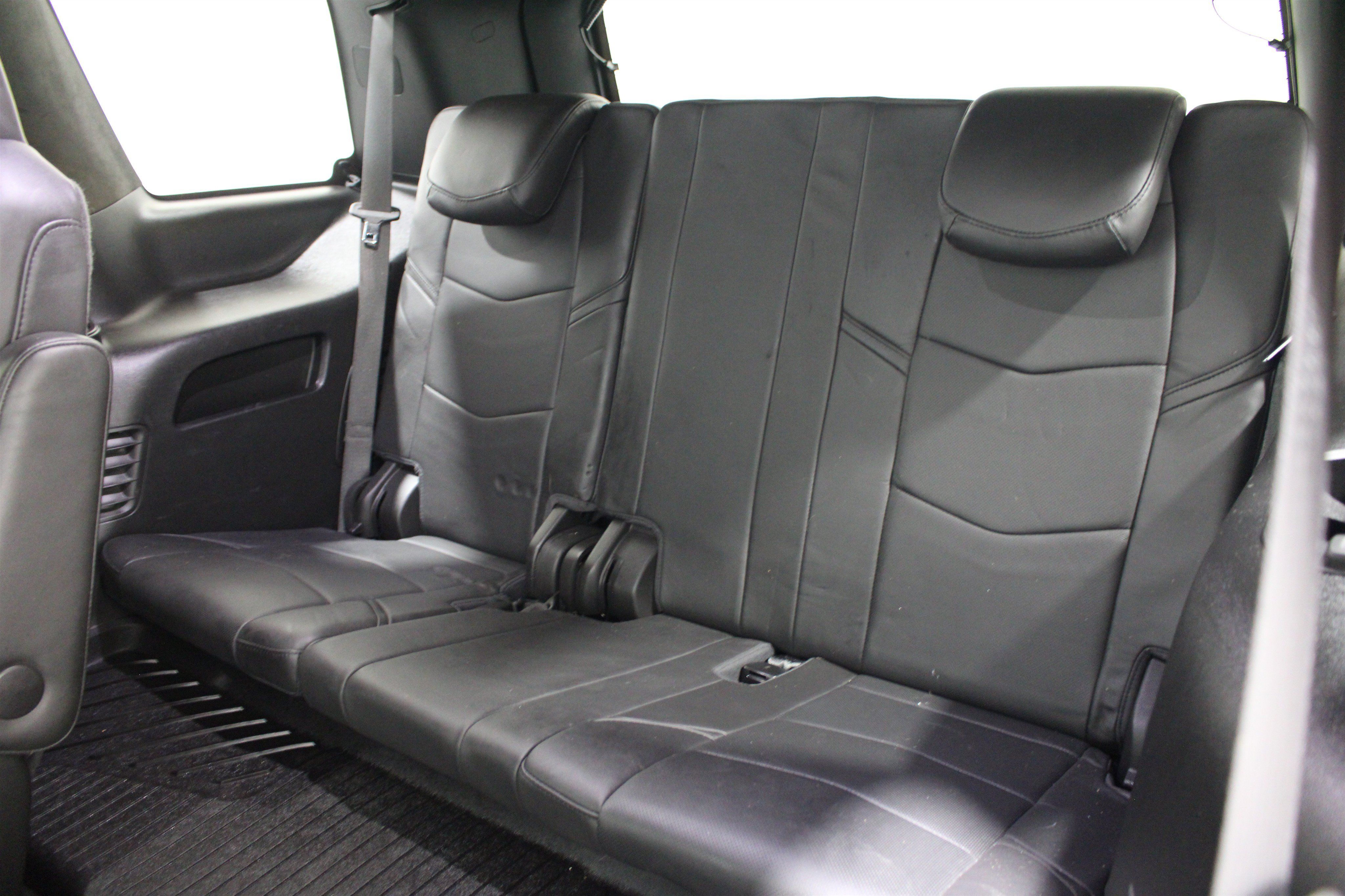 Used 2018 Cadillac Escalade Platinum AWD/4WD image 22