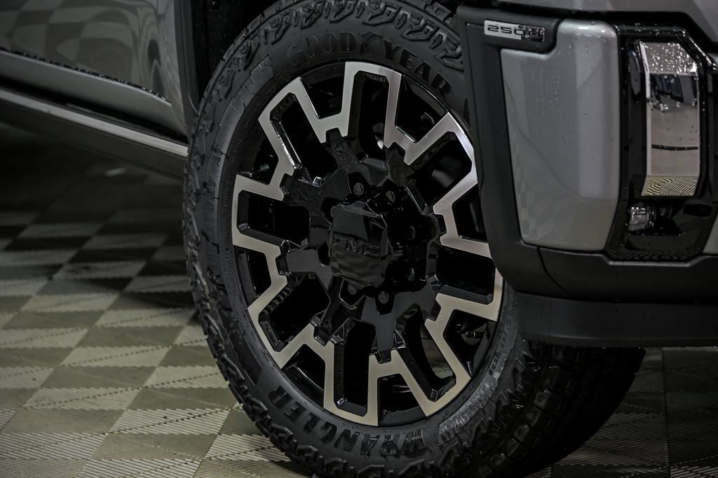 New 2026 GMC Sierra 2500 Denali w/ Denali Reserve Package AWD/4WD image 3