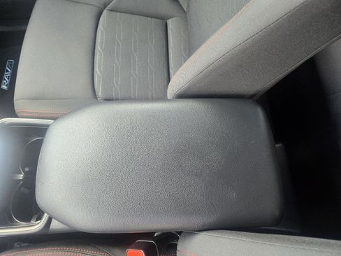 Used 2025 Toyota RAV4 SE AWD/4WD image 17