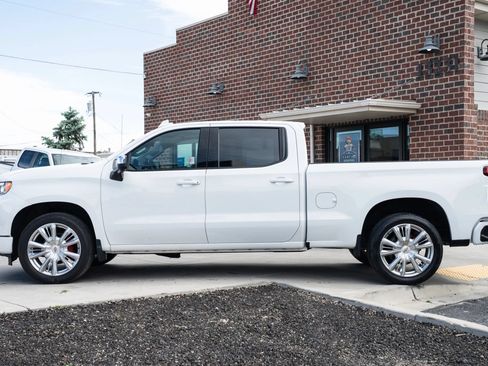 Used 2022 Chevrolet Silverado 1500 LTZ w/ LTZ Premium Package AWD/4WD image 3