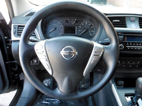 Used 2017 Nissan Sentra S image 4