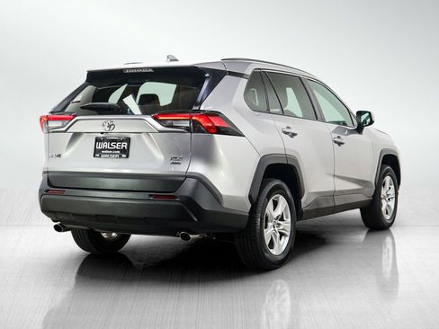 Used 2019 Toyota RAV4 XLE AWD/4WD image 5