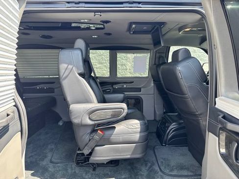 Used 2026 GMC Savana 2500 w/ Driver Convenience Package RWD image 10