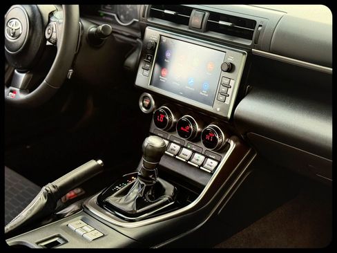 Used 2023 Toyota GR86 RWD image 8